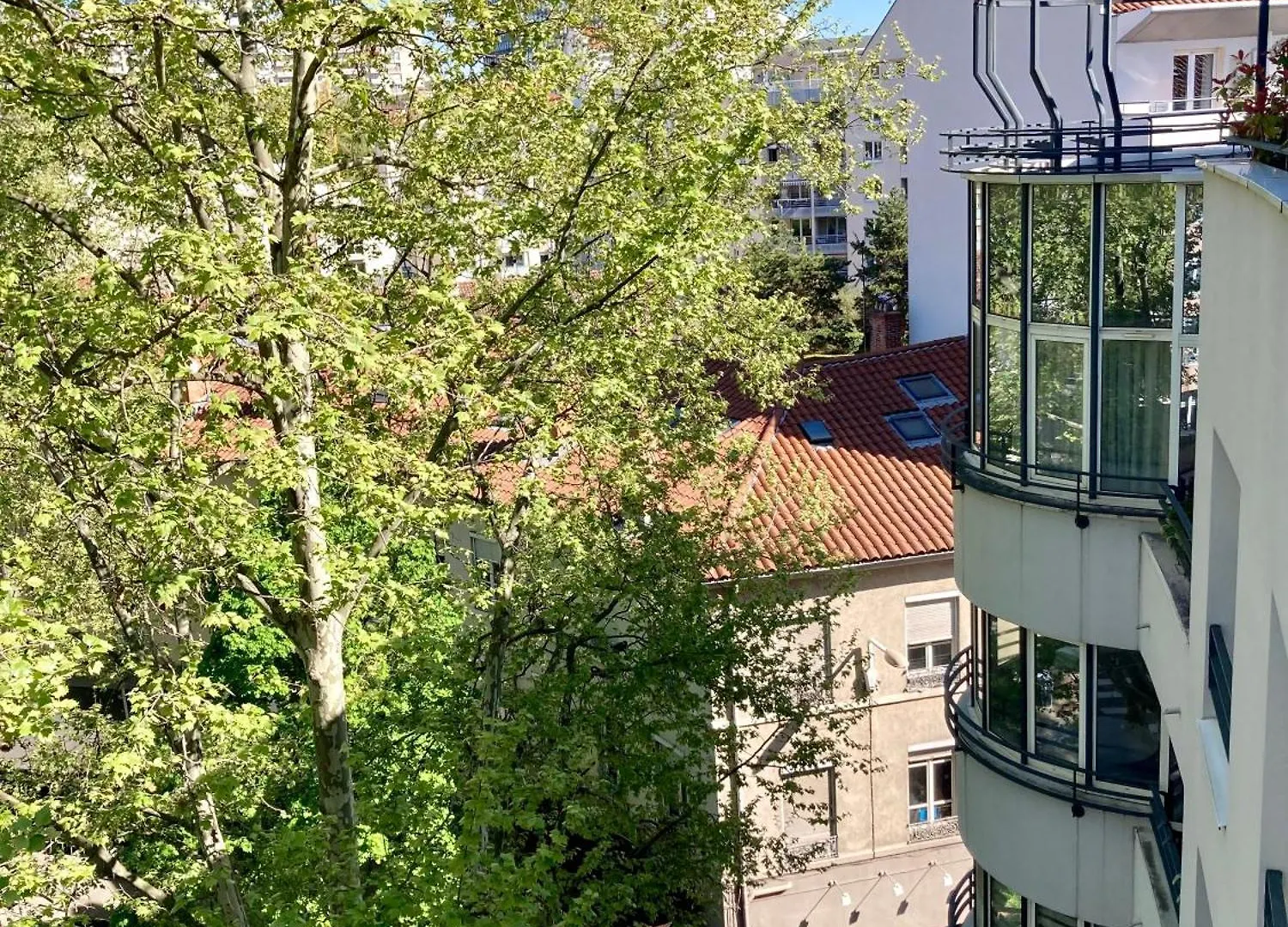 Junior Suite Avec Balcon ليون بيت ضيافة